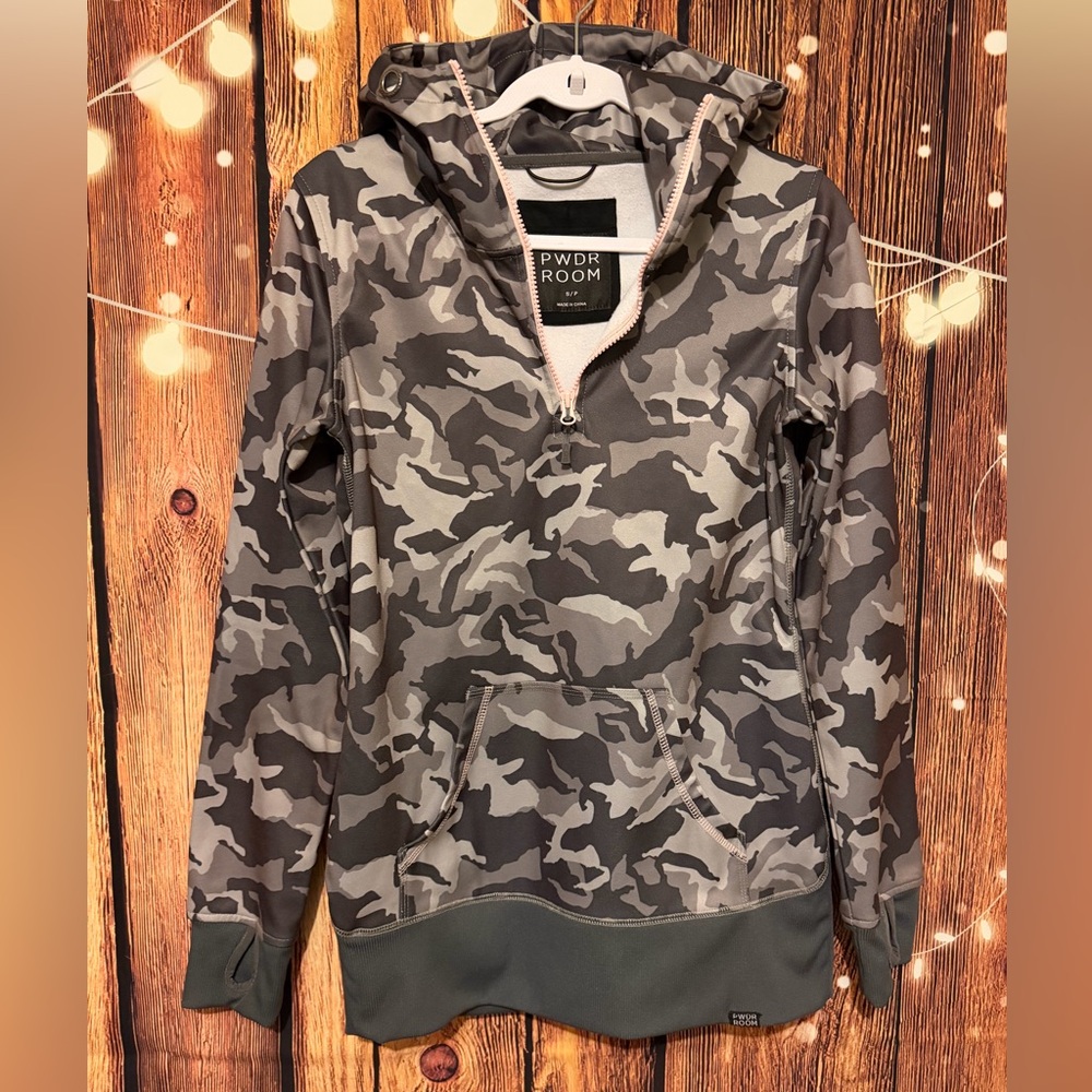 PWDR ROOM Women's Camouflage Hoodie - Gray with Pink Accent